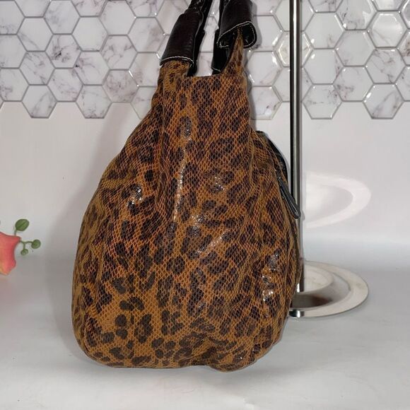 Bueno Leopard Print Shoulder Bag - Picture 3 of 9